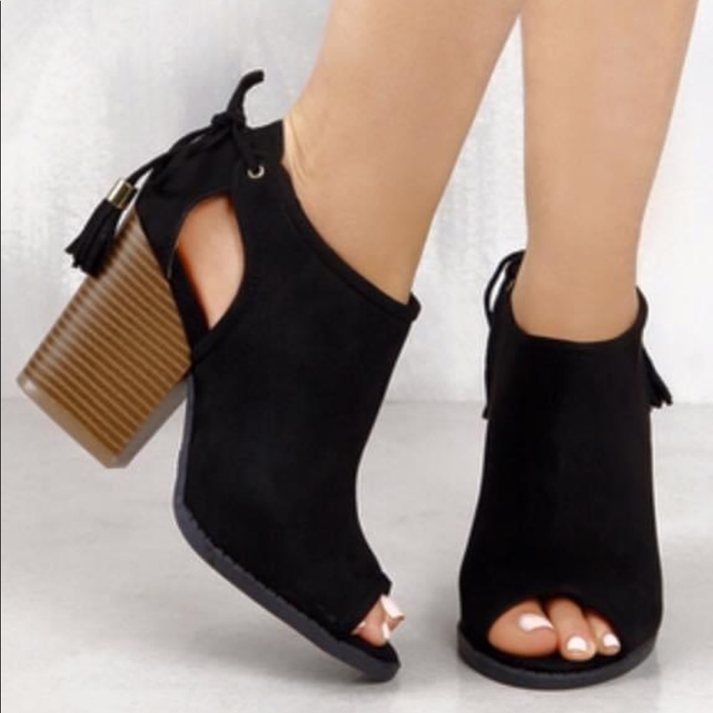 “Keep It Chic” Heels- NEW